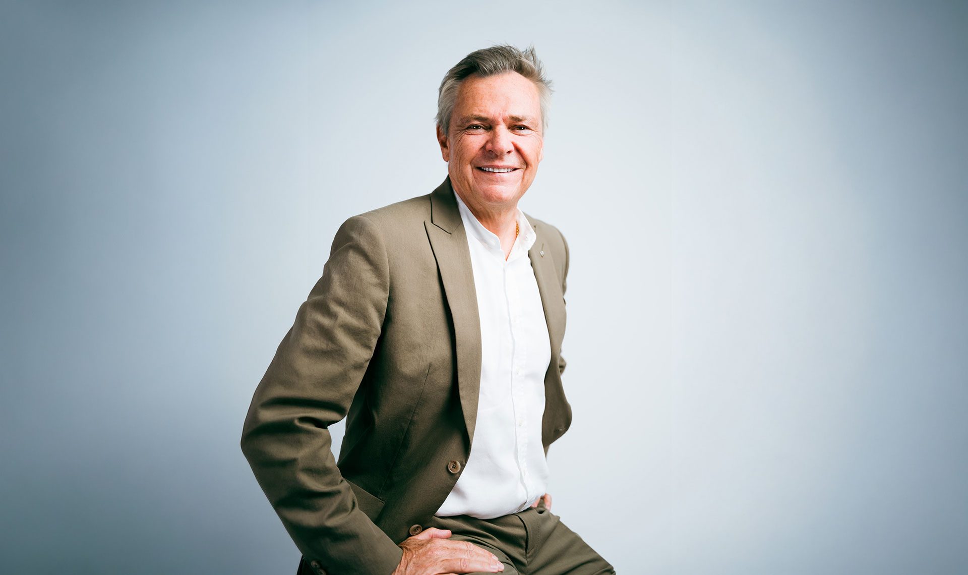 Entrepreneur Demands: "No More New Hires in the Public Sector!"